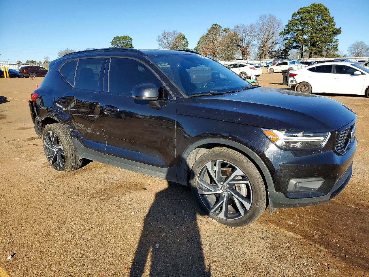 2020 VOLVO XC40 T5 R-DESIGN photo 4