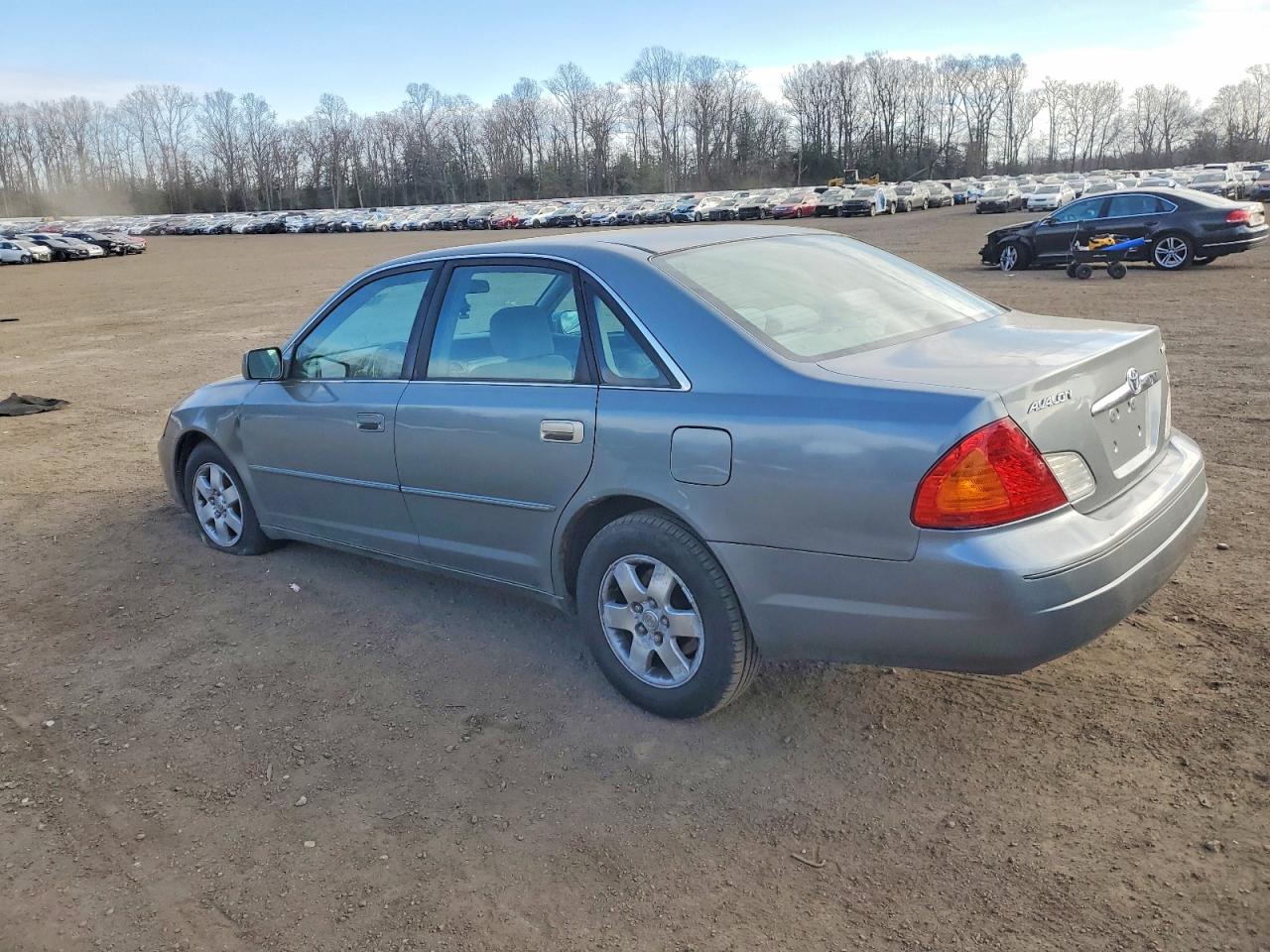 2000 TOYOTA AVALON XL photo 2