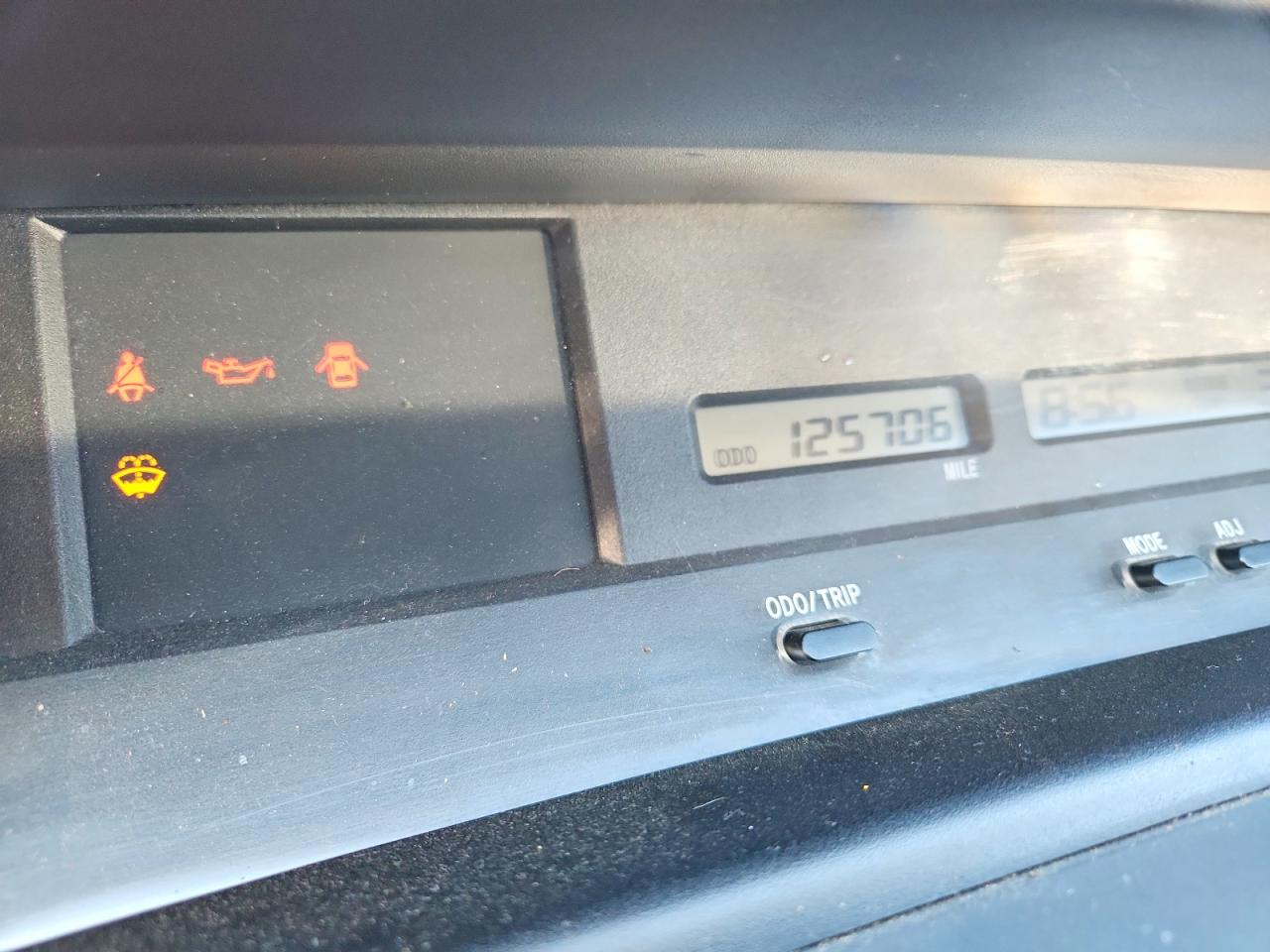 2000 TOYOTA AVALON XL photo 9
