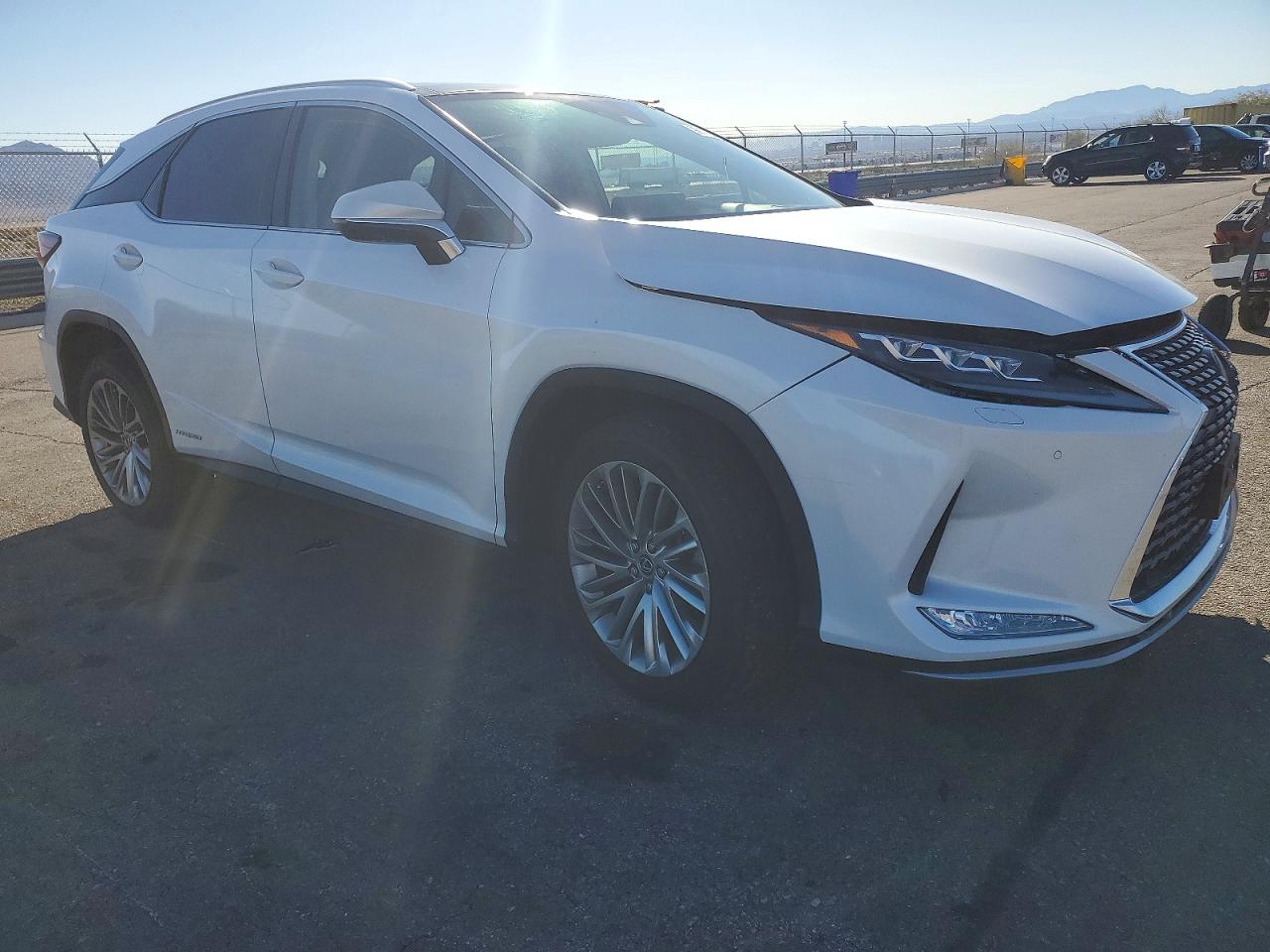 2021 LEXUS RX 450H photo 4