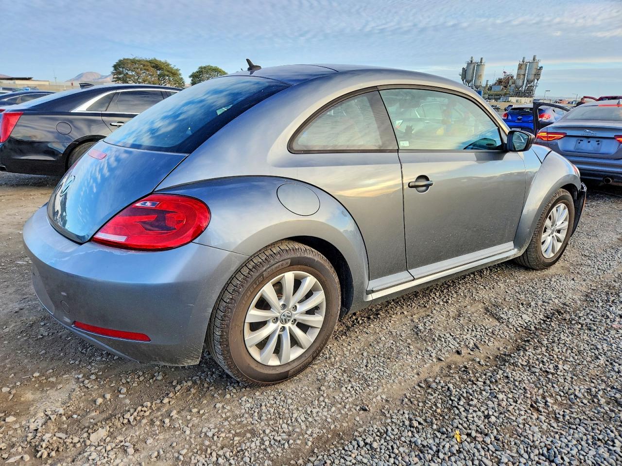 2013 VOLKSWAGEN BEETLE photo 7