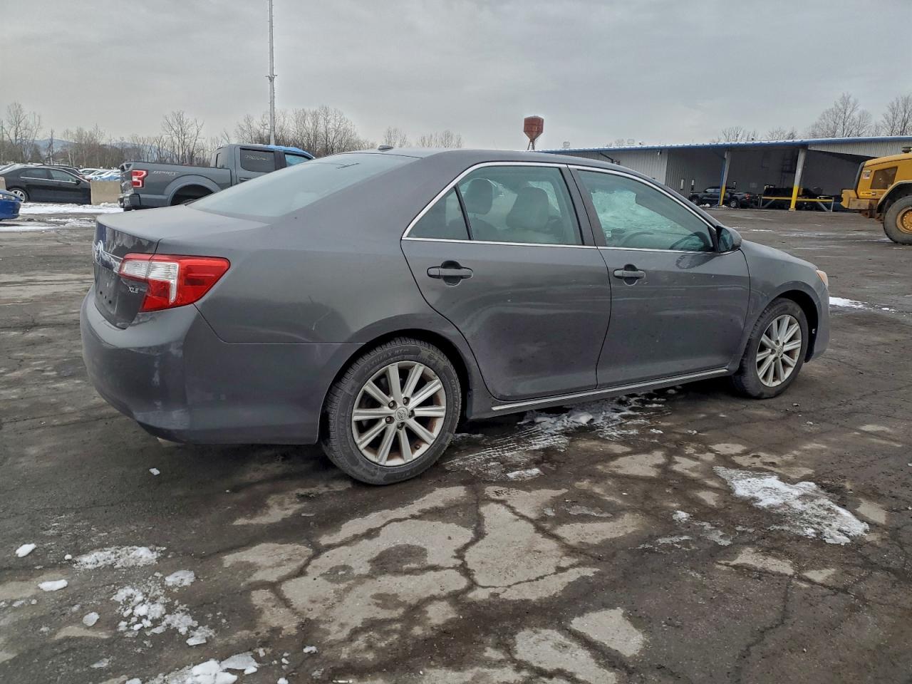 2012 TOYOTA CAMRY BASE photo 5