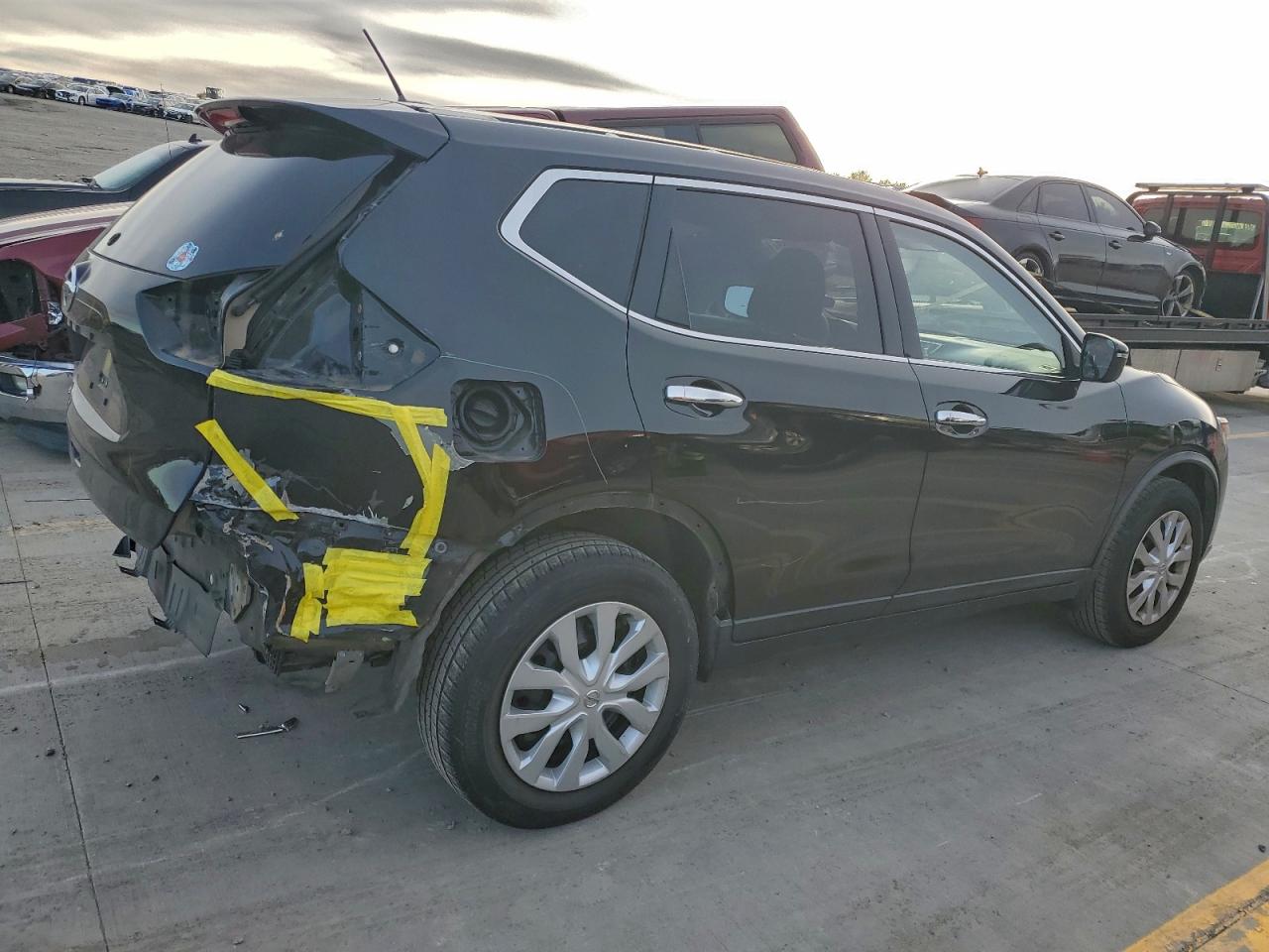 2016 NISSAN ROGUE S photo 3