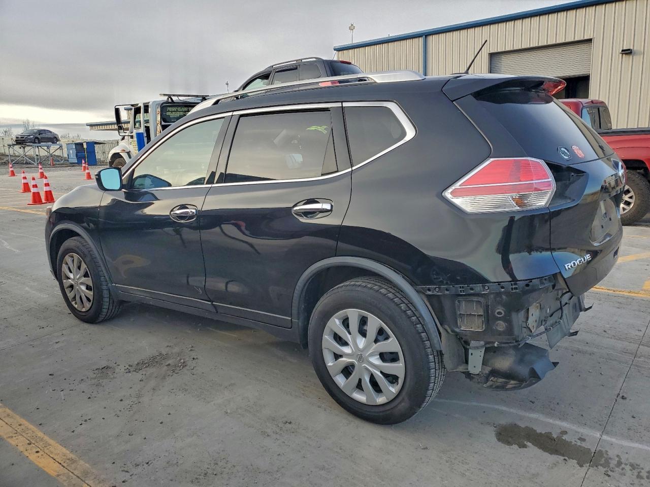 2016 NISSAN ROGUE S photo 2