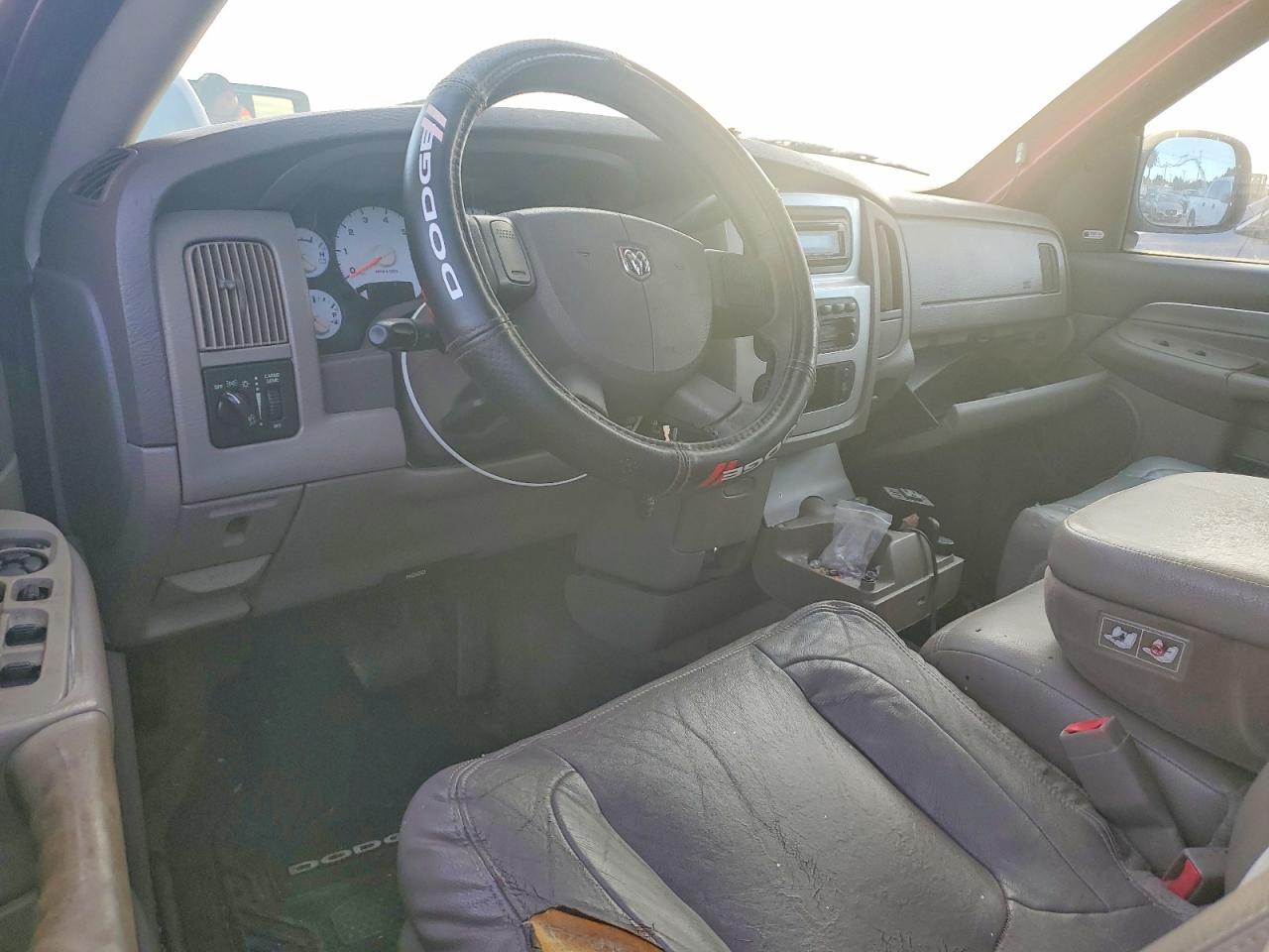 2004 DODGE RAM 1500 ST photo 8