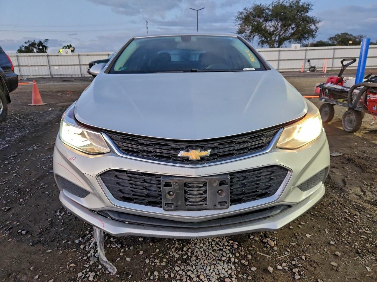 2016 CHEVROLET CRUZE LT photo 5