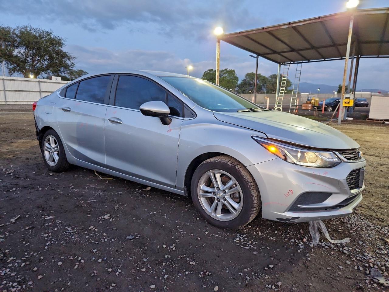 2016 CHEVROLET CRUZE LT photo 4