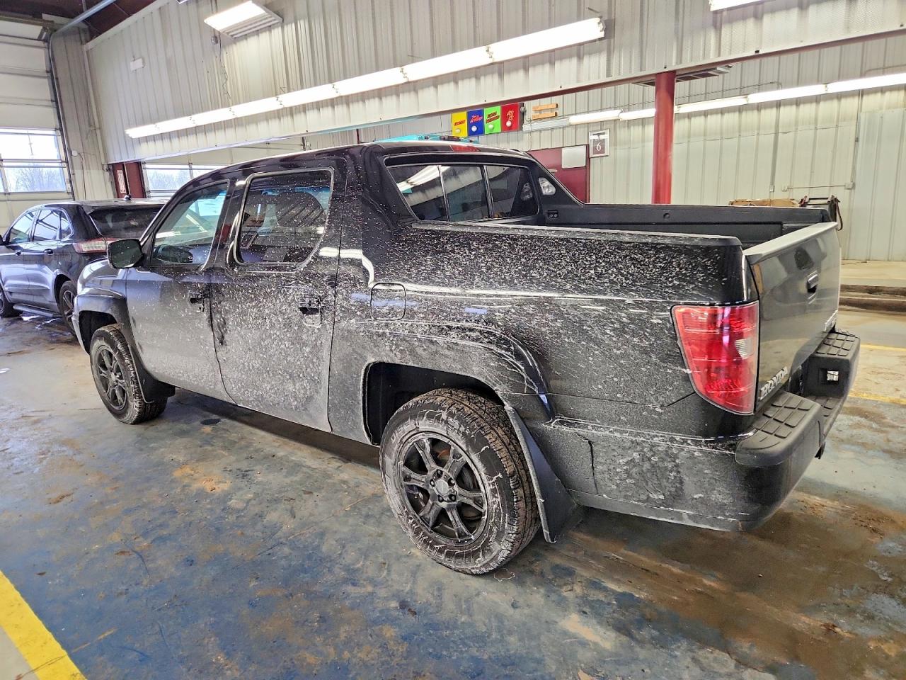 2010 HONDA RIDGELINE RTS photo 2