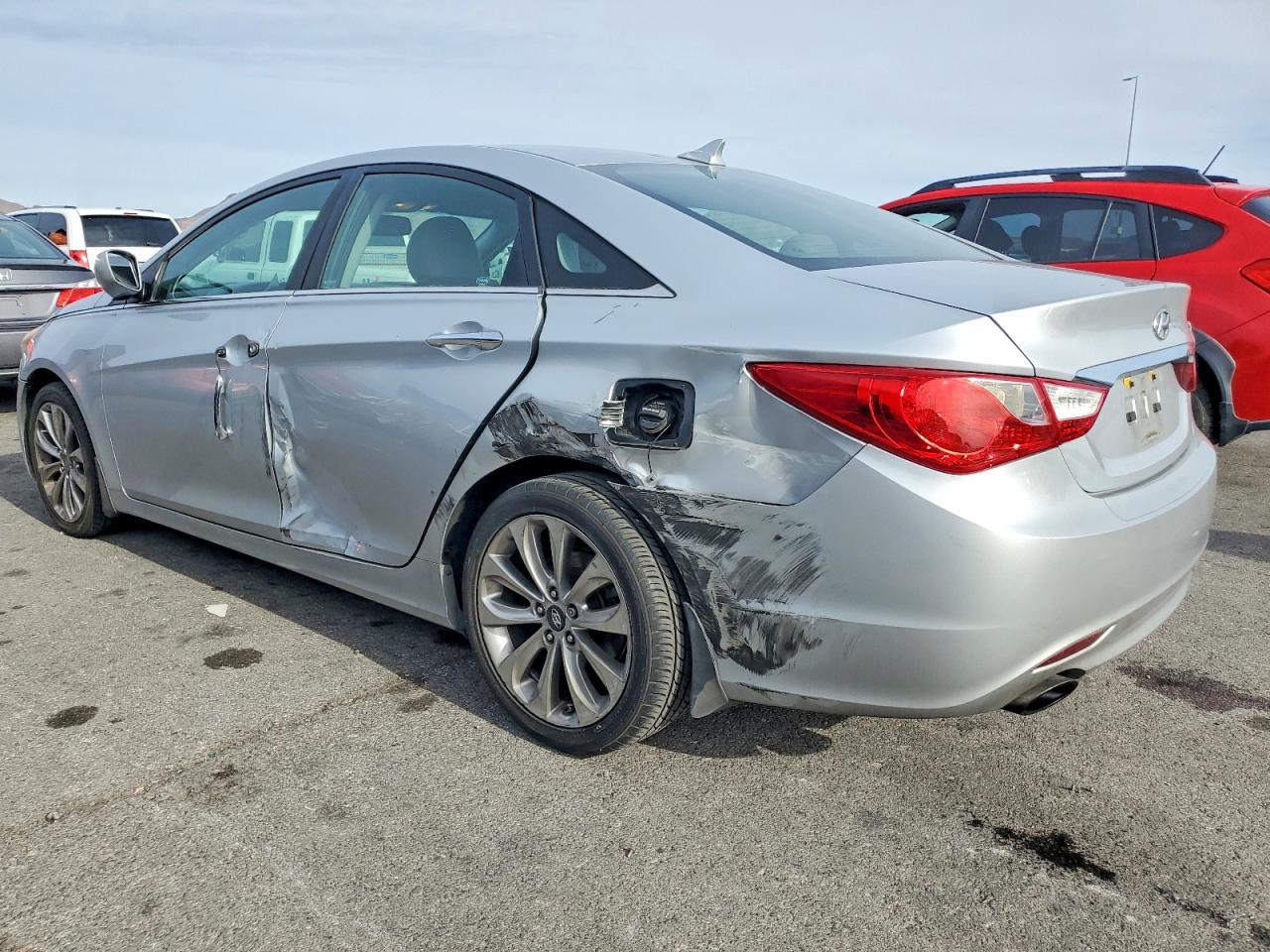 2011 HYUNDAI SONATA SE photo 2