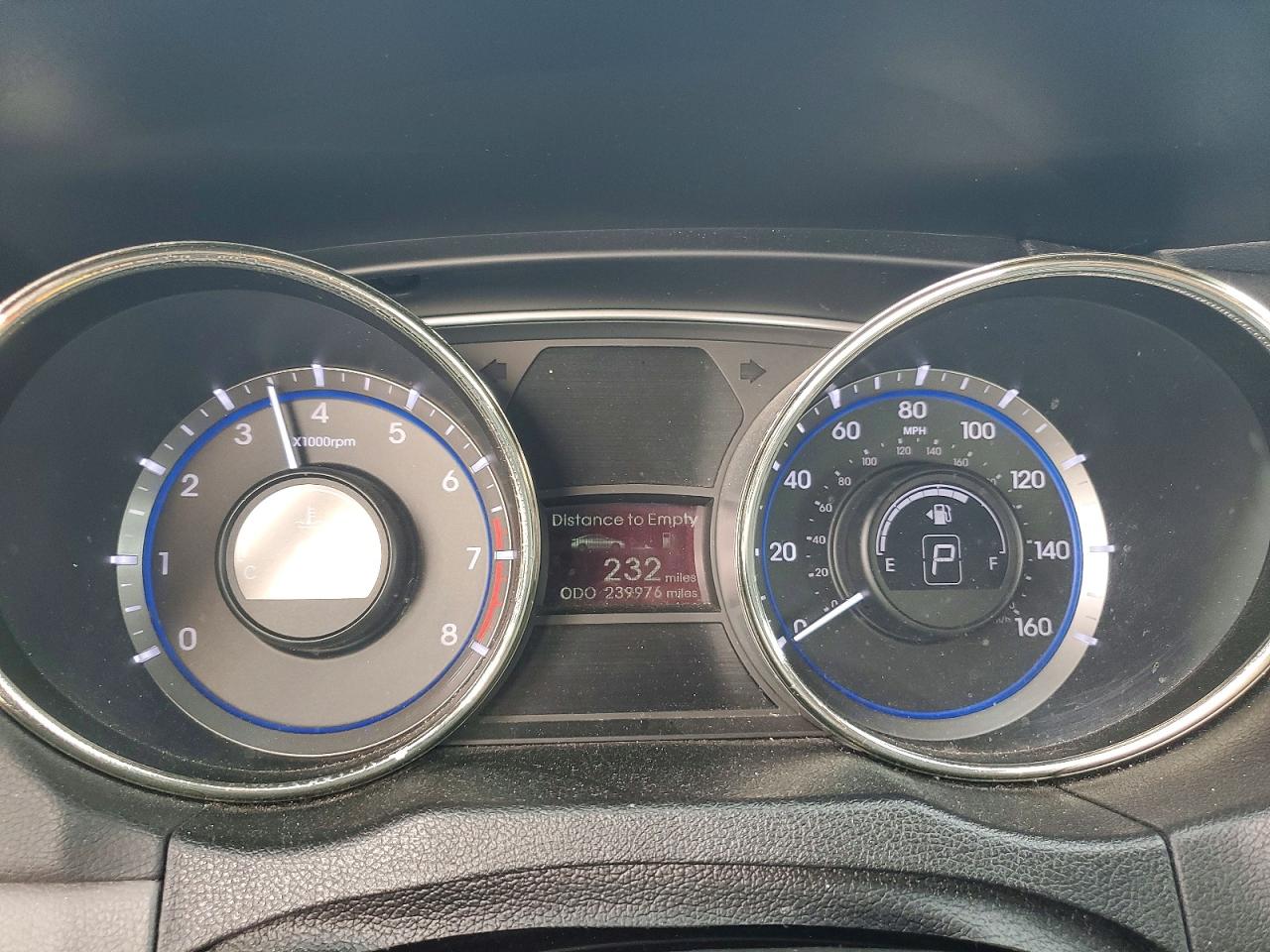 2011 HYUNDAI SONATA SE photo 9