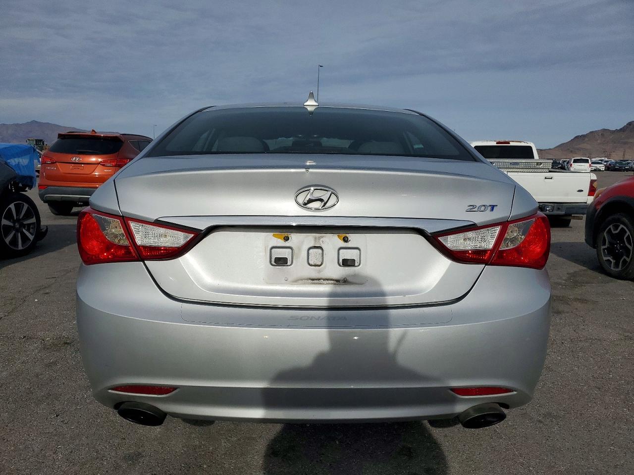 2011 HYUNDAI SONATA SE photo 6