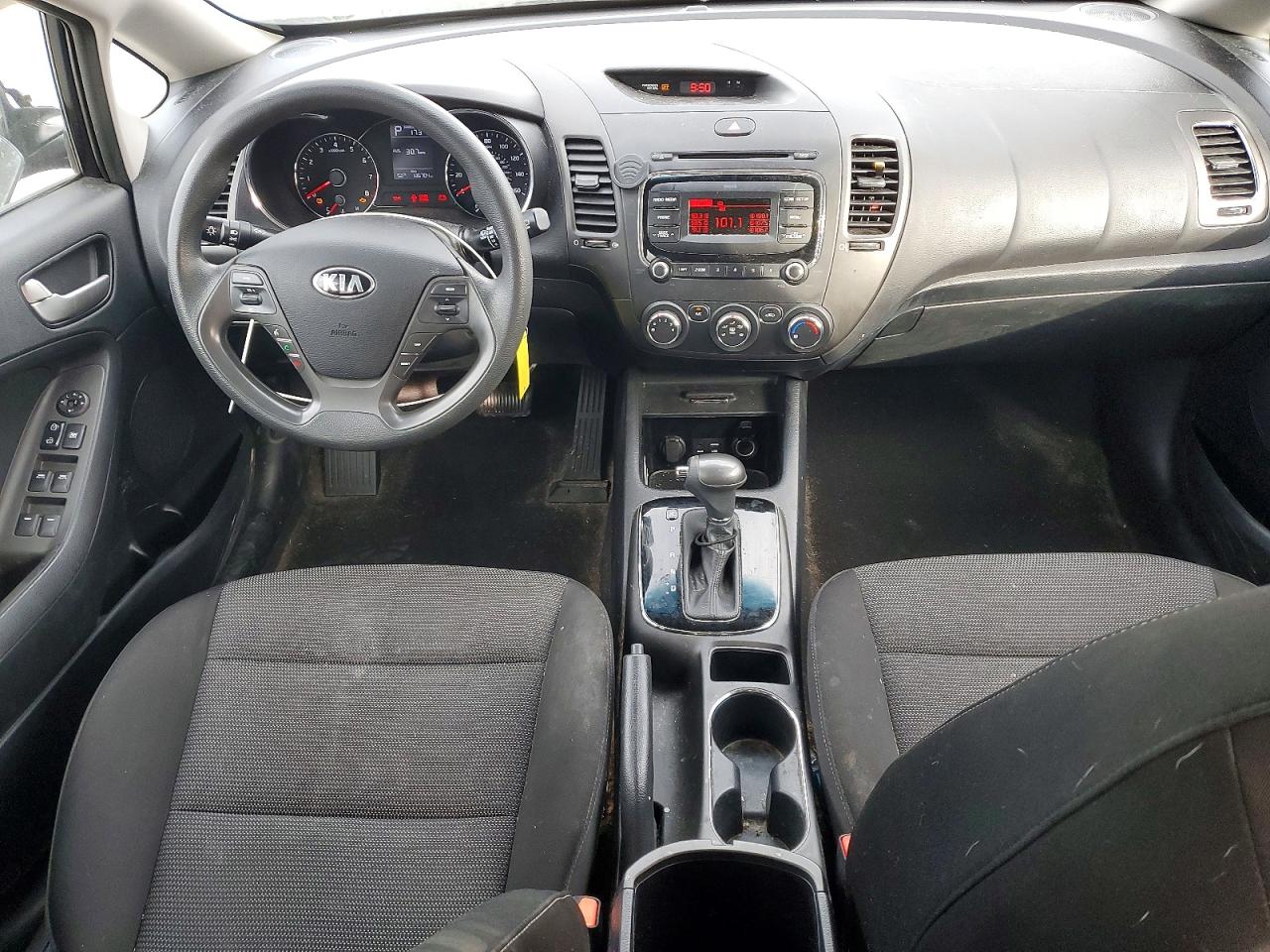 2017 KIA FORTE LX photo 8