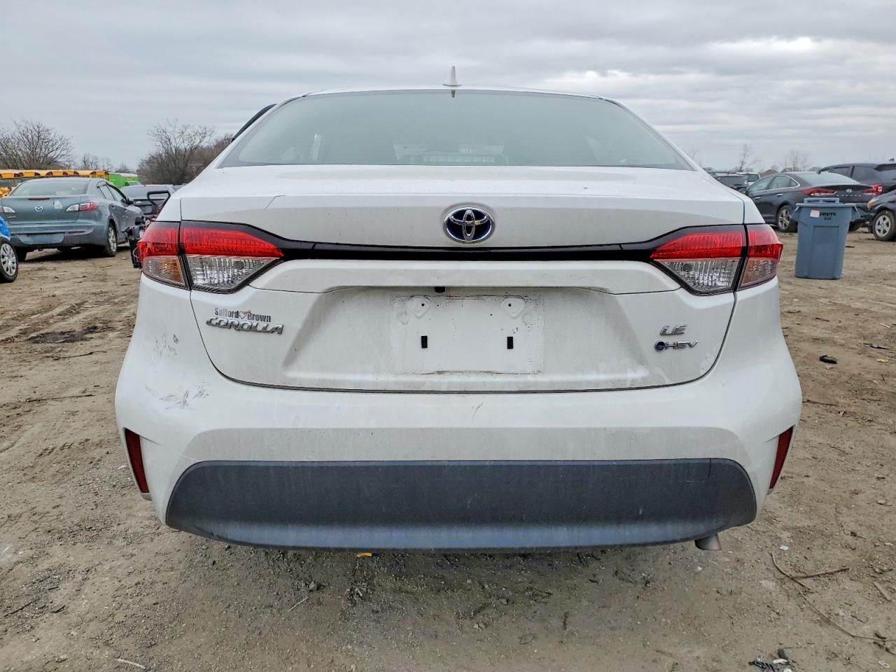 2025 TOYOTA COROLLA LE photo 6