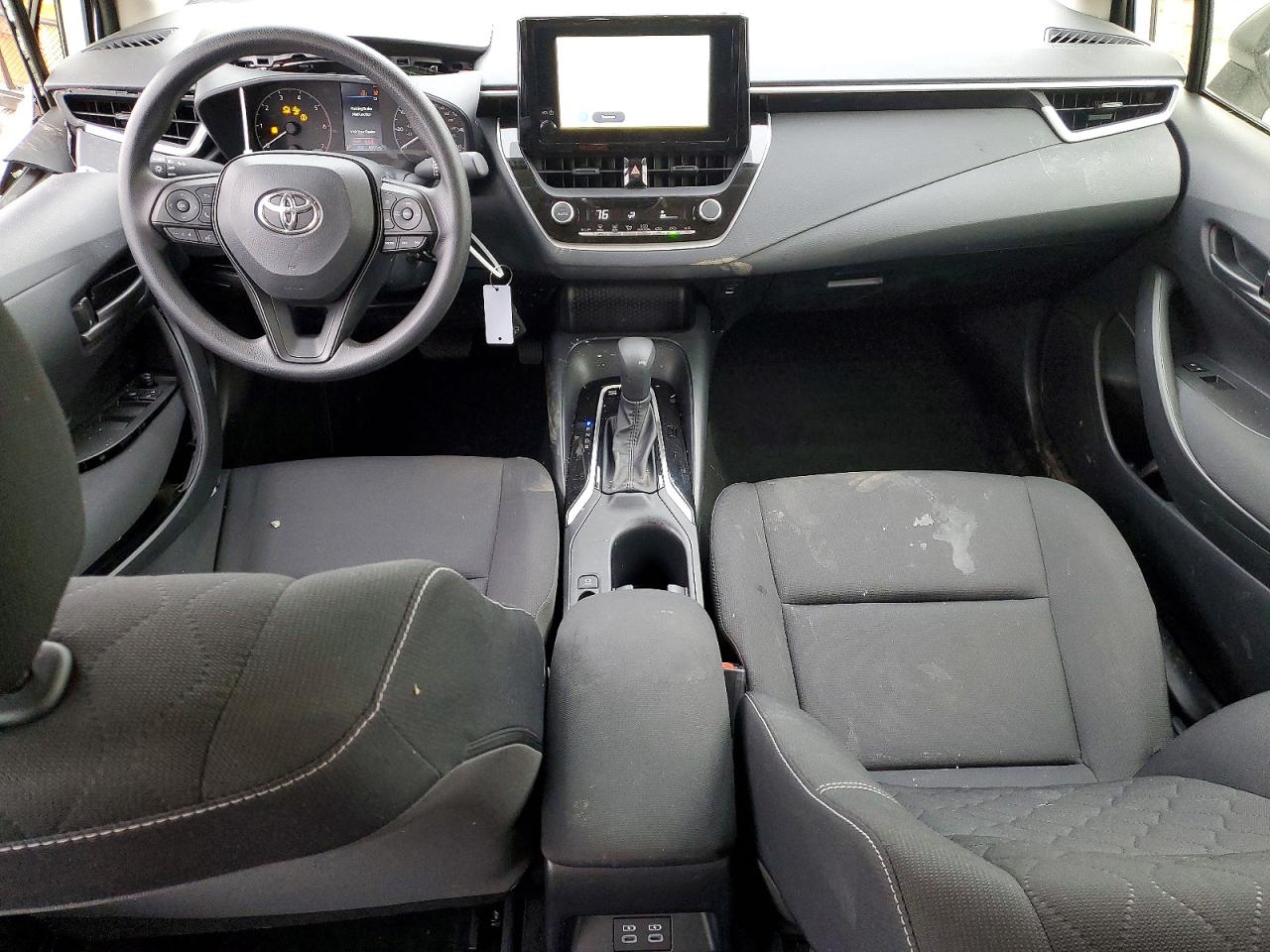 2025 TOYOTA COROLLA LE photo 8