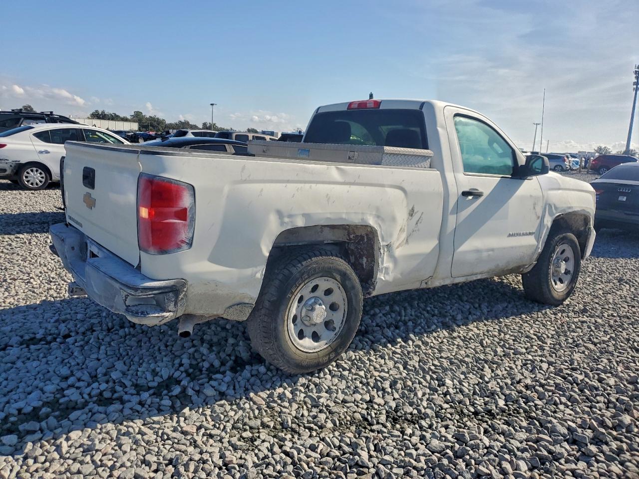 2017 CHEVROLET SILVERADO K1500 photo 3