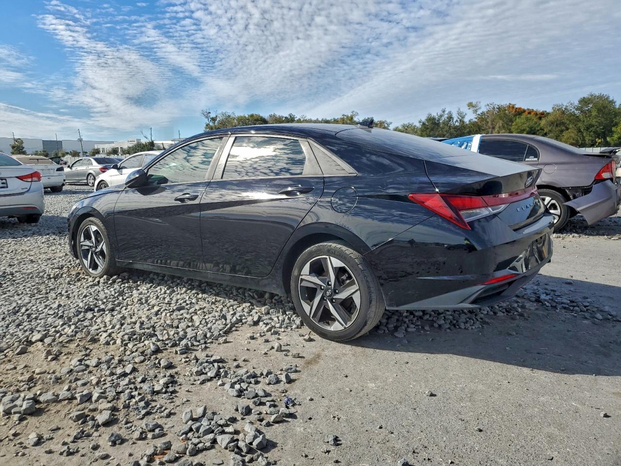 2023 HYUNDAI ELANTRA SEL photo 2