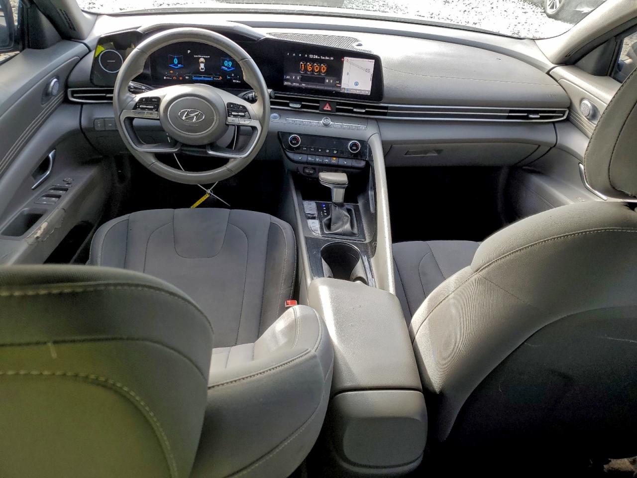 2023 HYUNDAI ELANTRA SEL photo 8