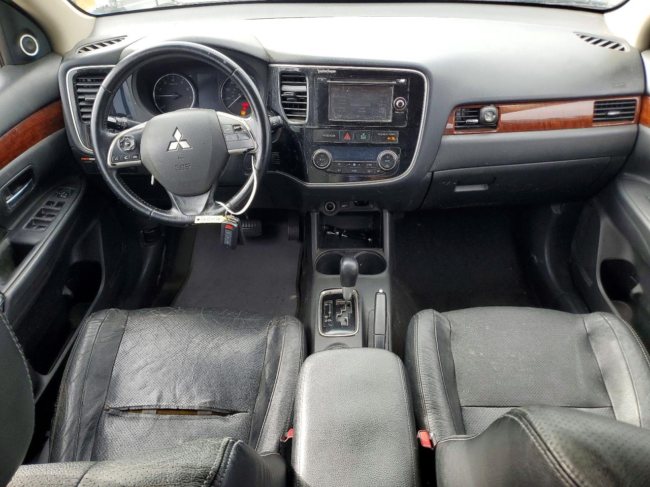 2015 MITSUBISHI OUTLANDER SE photo 8