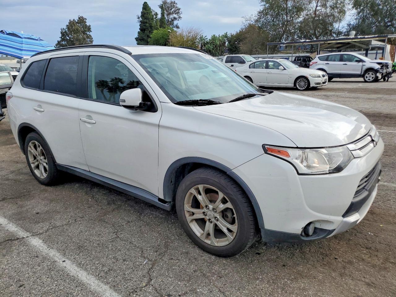 2015 MITSUBISHI OUTLANDER SE photo 4