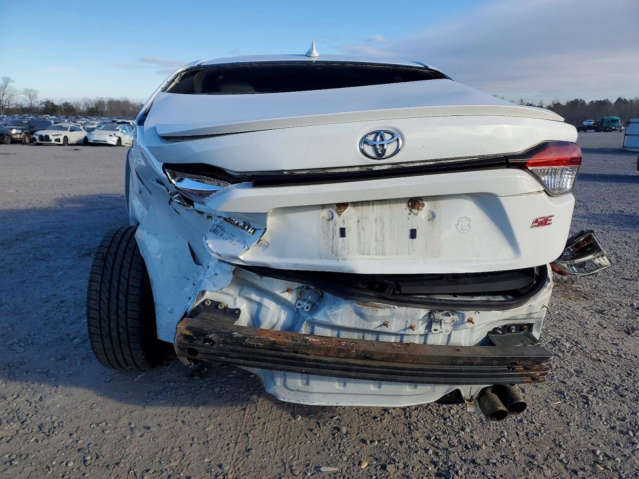 2020 TOYOTA COROLLA SE photo 6