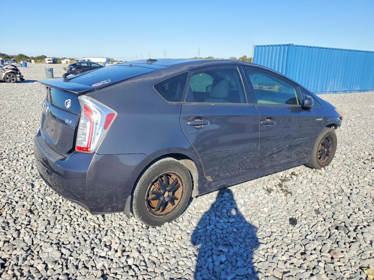 2013 TOYOTA PRIUS photo 3