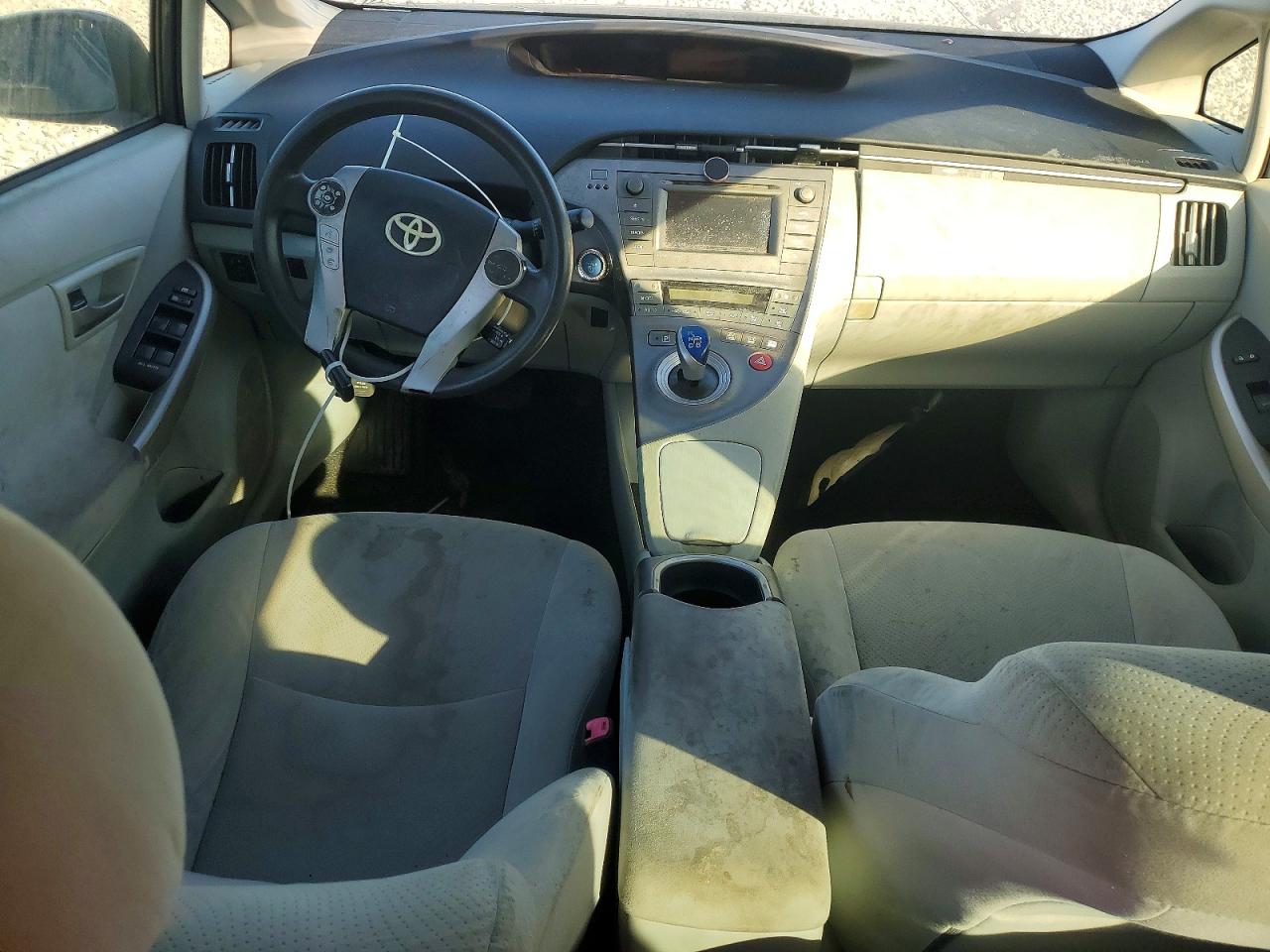 2013 TOYOTA PRIUS photo 8
