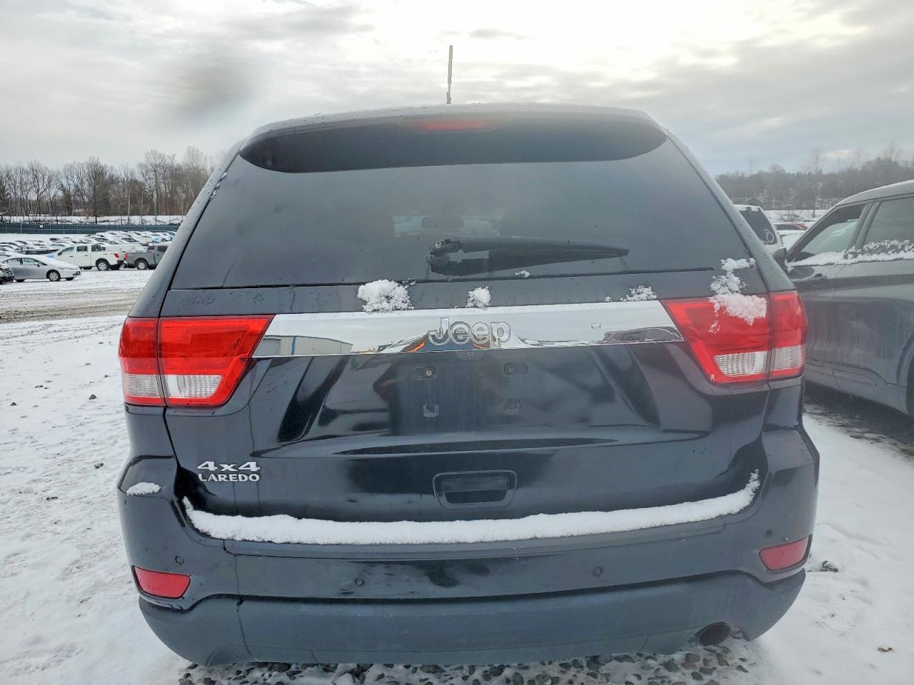 2012 JEEP GRAND CHEROKEE LAREDO photo 11