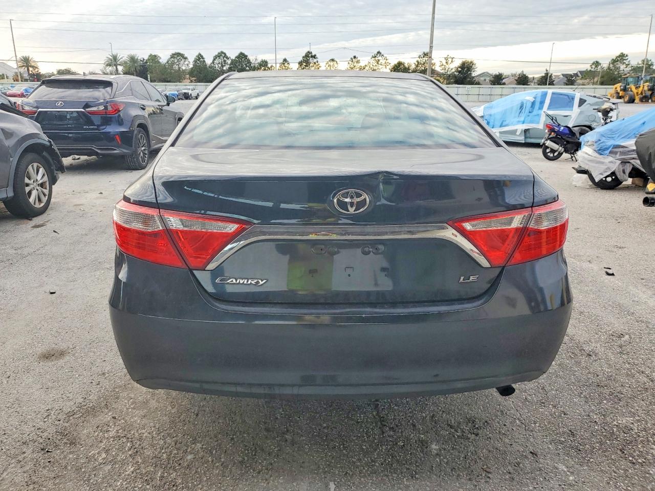 2016 TOYOTA CAMRY LE photo 6