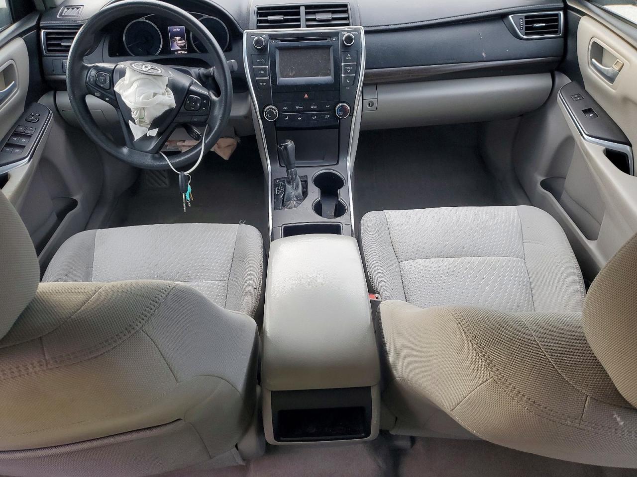 2016 TOYOTA CAMRY LE photo 8