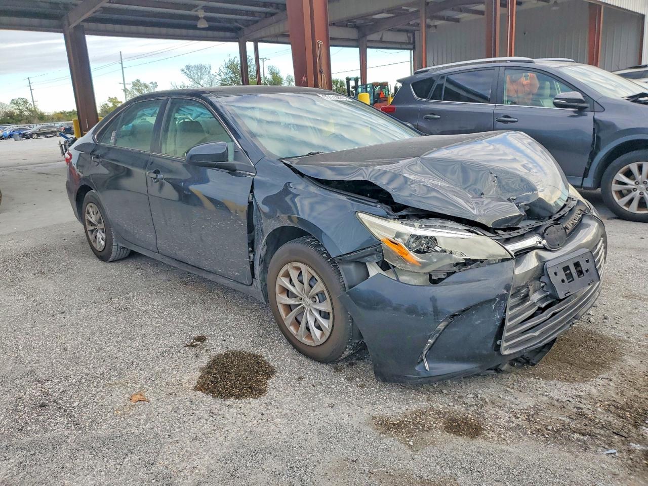 2016 TOYOTA CAMRY LE photo 4