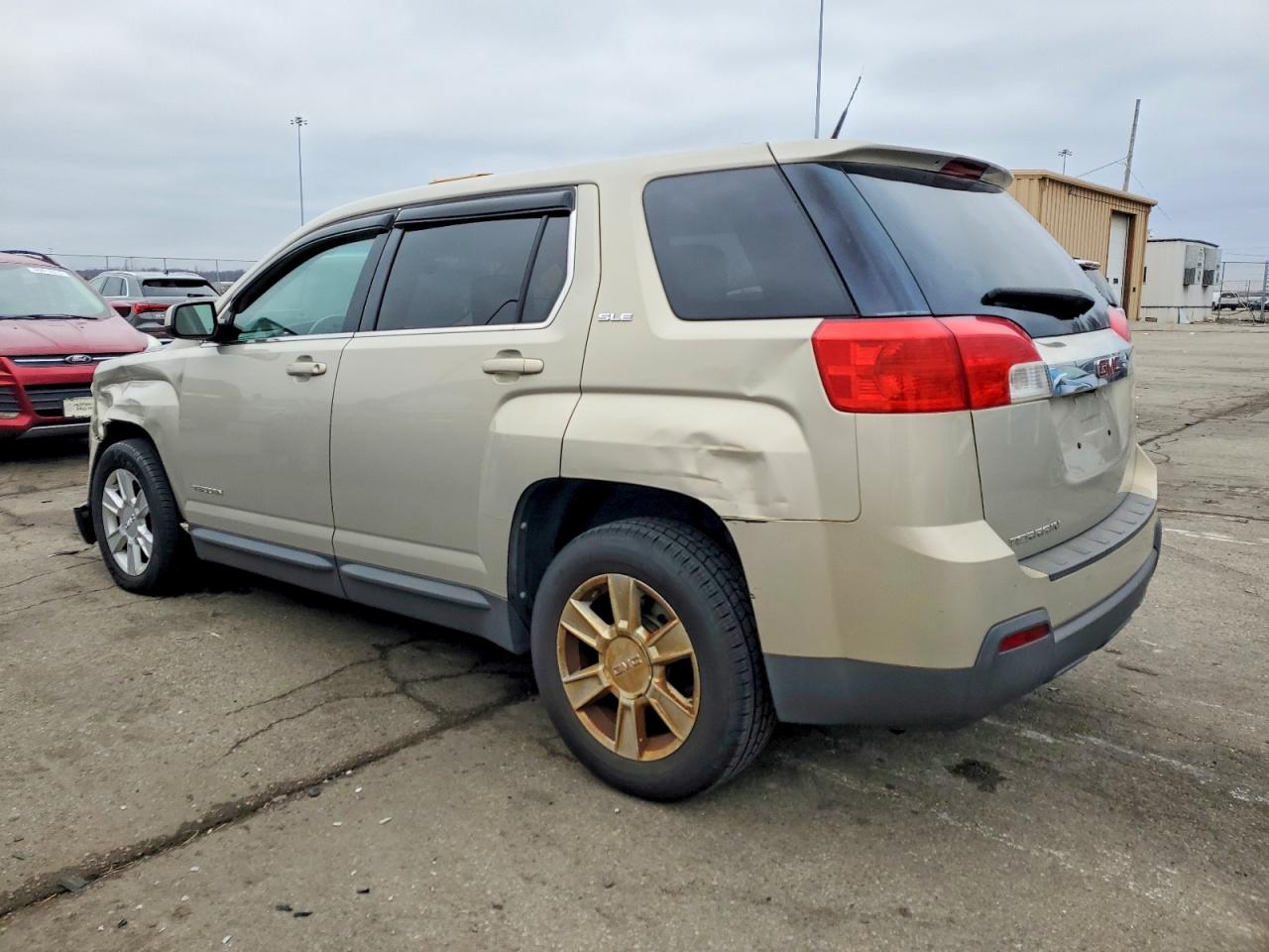 2011 GMC TERRAIN SLE photo 2