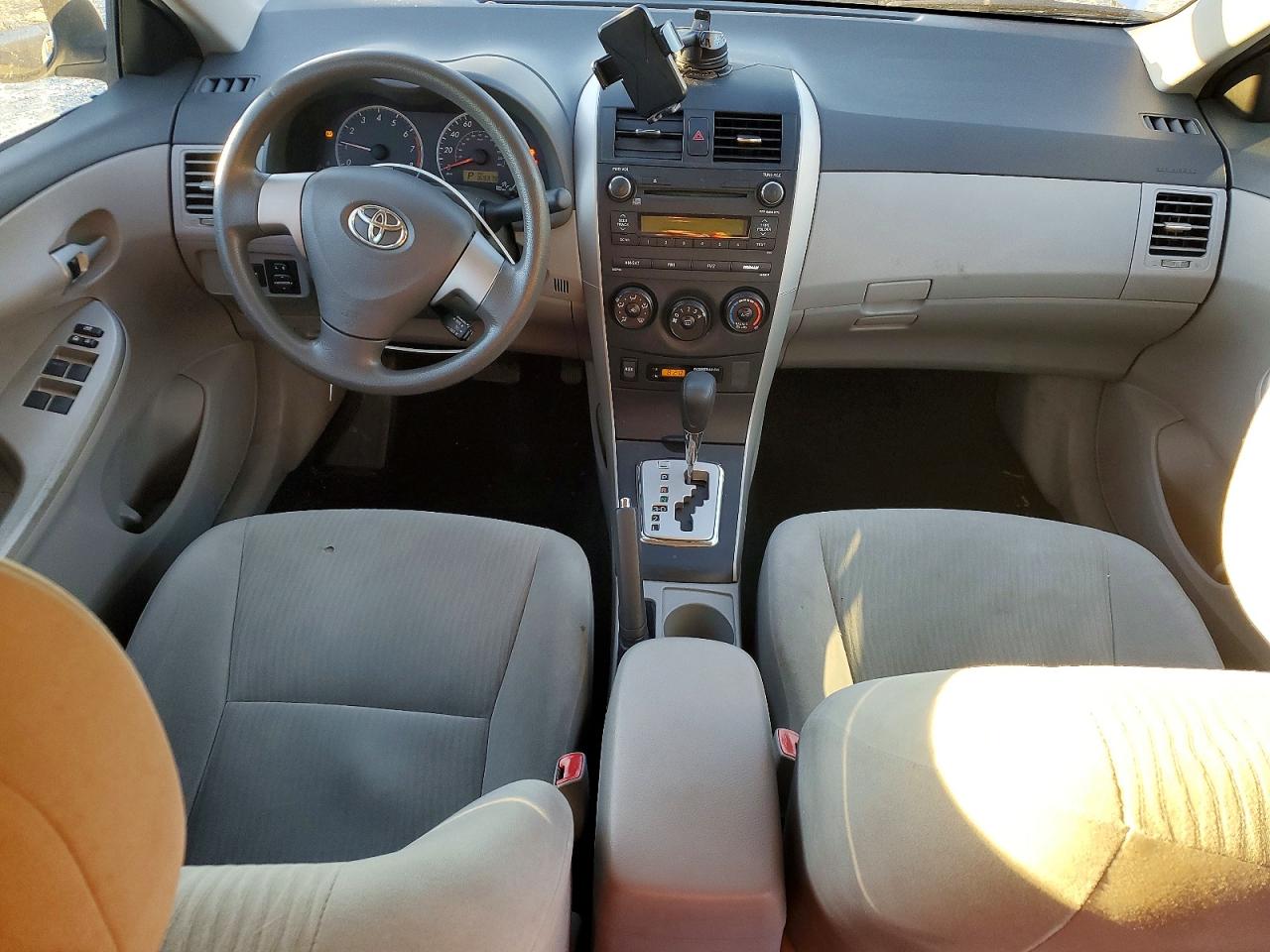 2010 TOYOTA COROLLA BASE photo 8