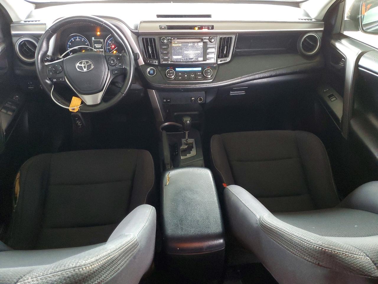 2017 TOYOTA RAV4 XLE photo 8
