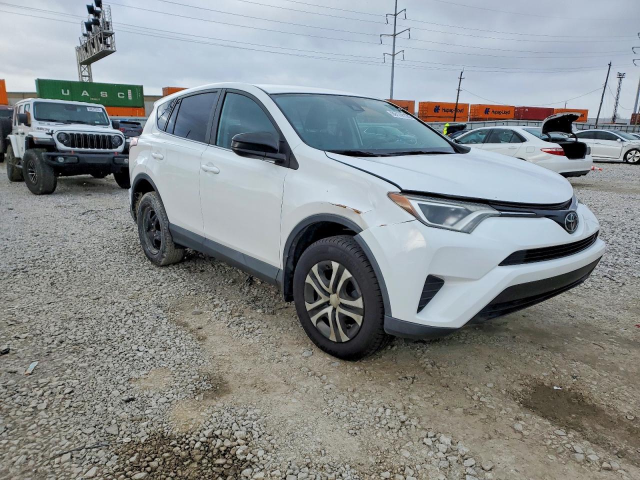 2018 TOYOTA RAV4 LE photo 4