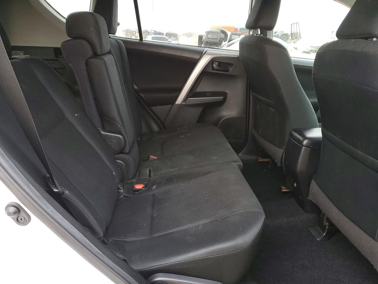 2018 TOYOTA RAV4 LE photo 11