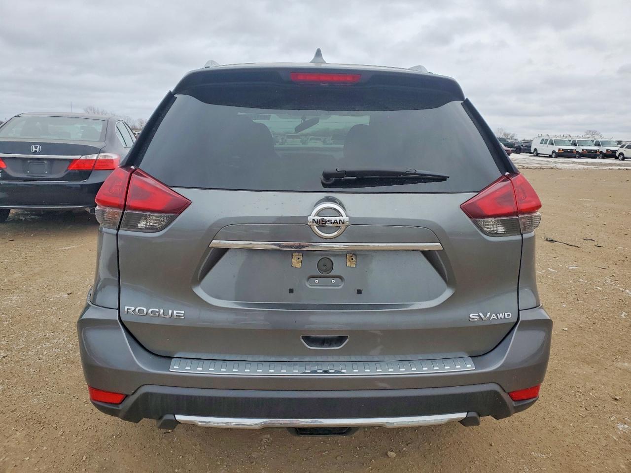 2018 NISSAN ROGUE S photo 6