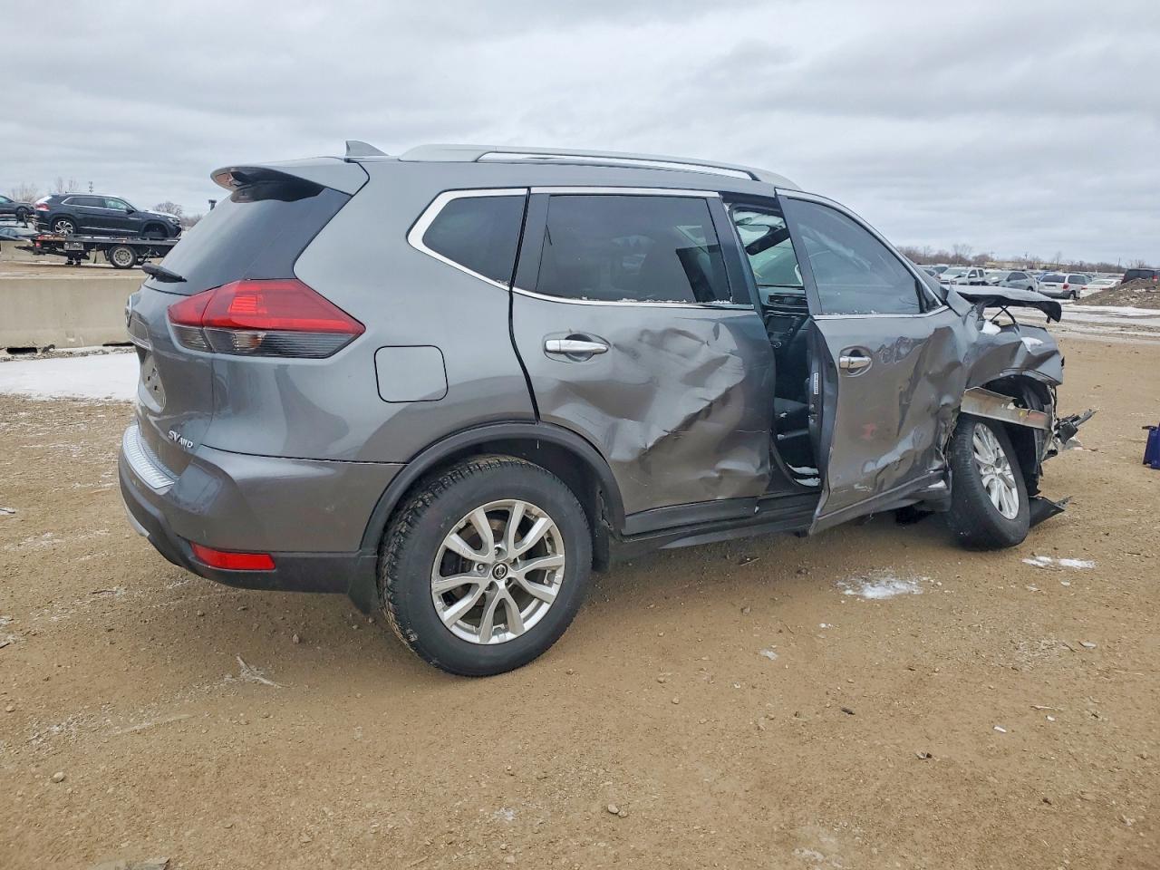 2018 NISSAN ROGUE S photo 3