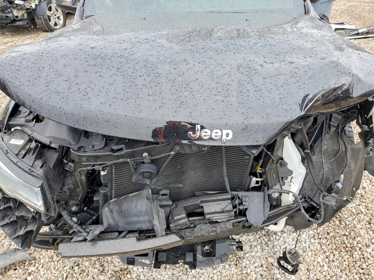 2020 JEEP GRAND CHEROKEE OVERLAND photo 12