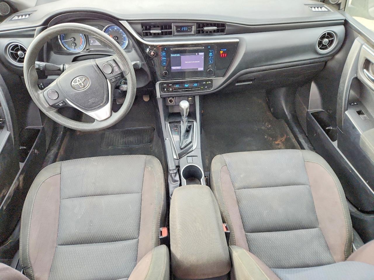 2018 TOYOTA COROLLA L photo 8