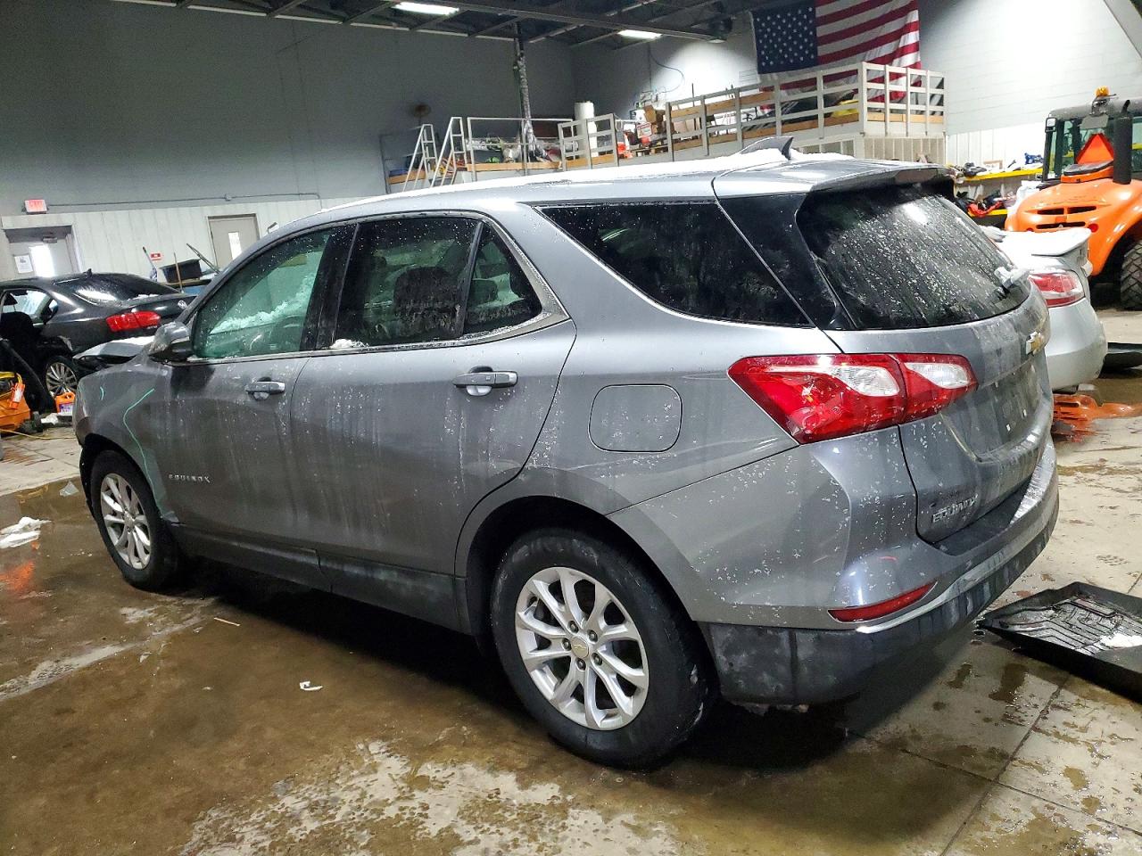 2018 CHEVROLET EQUINOX LT photo 2