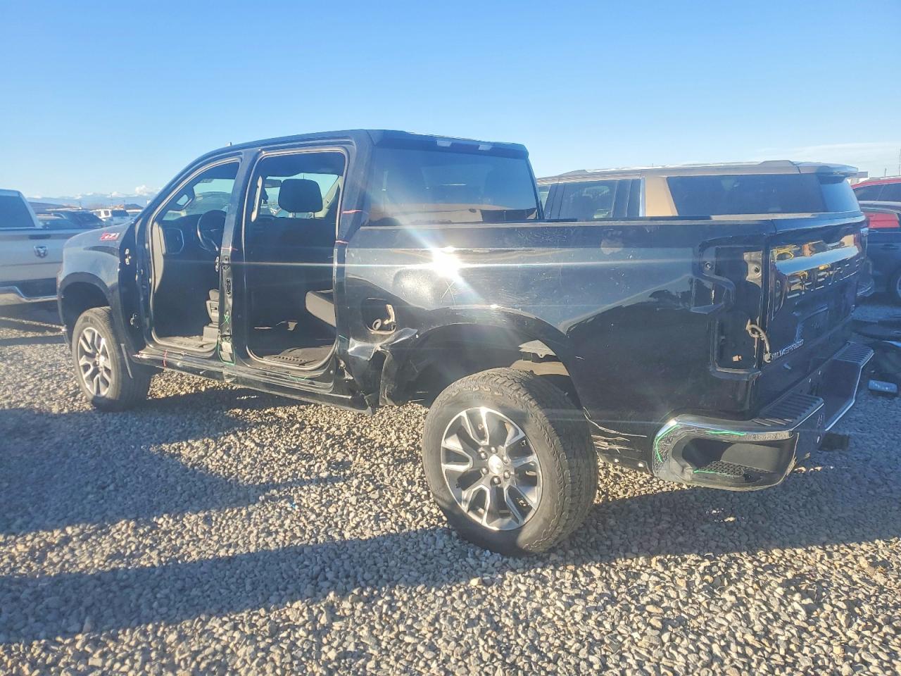 2020 CHEVROLET SILVERADO K1500 LT photo 3