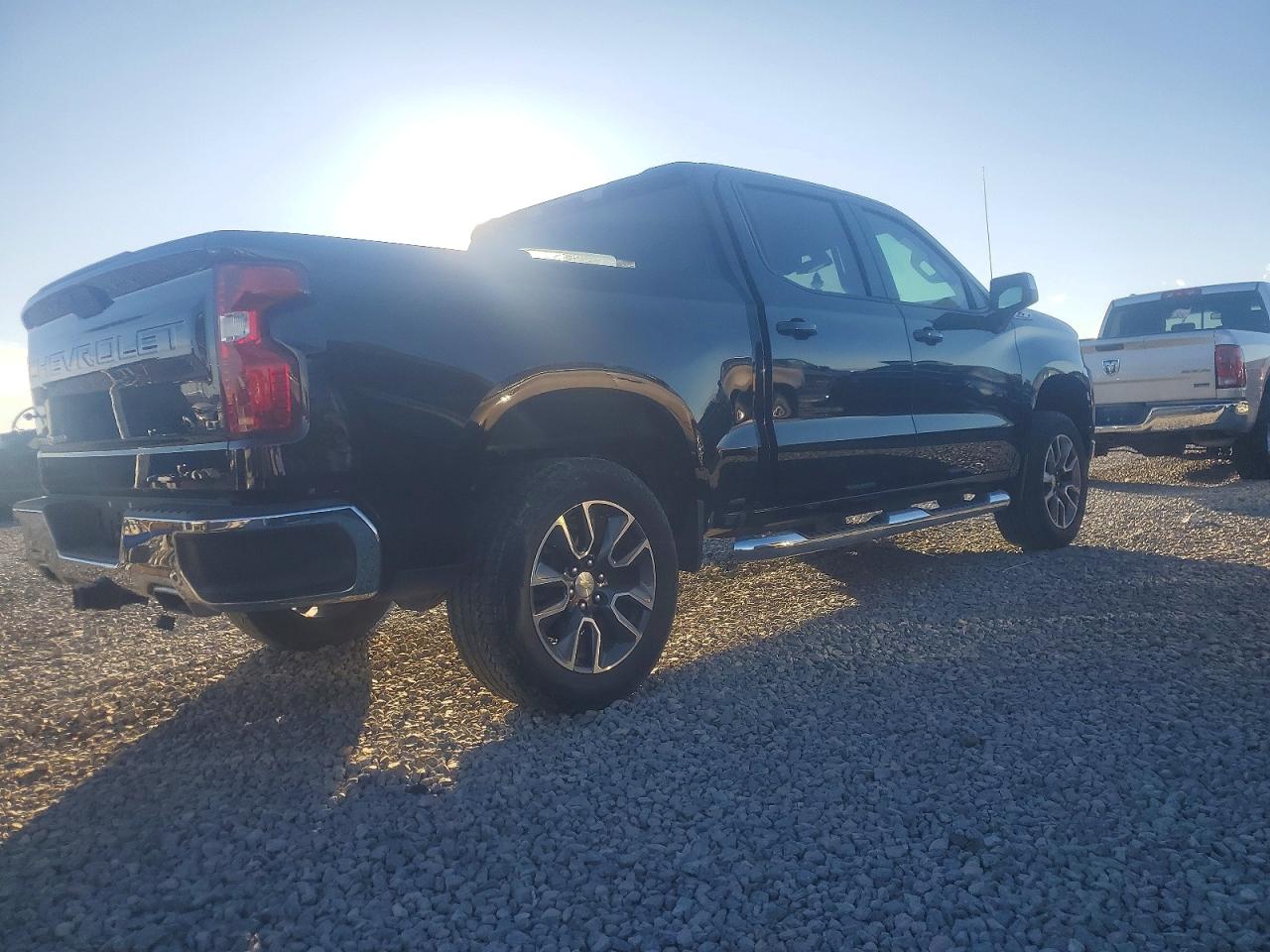 2020 CHEVROLET SILVERADO K1500 LT photo 5