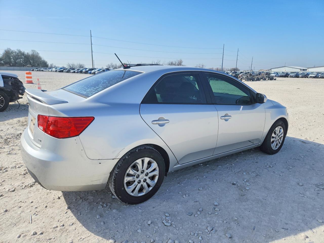 2010 KIA FORTE EX photo 5