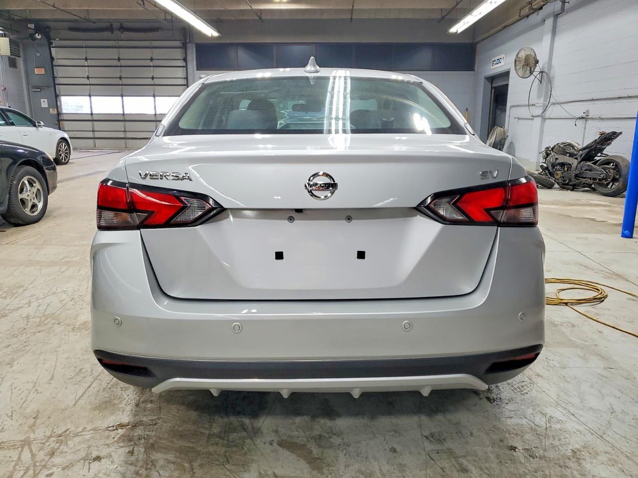 2021 NISSAN VERSA SV photo 6