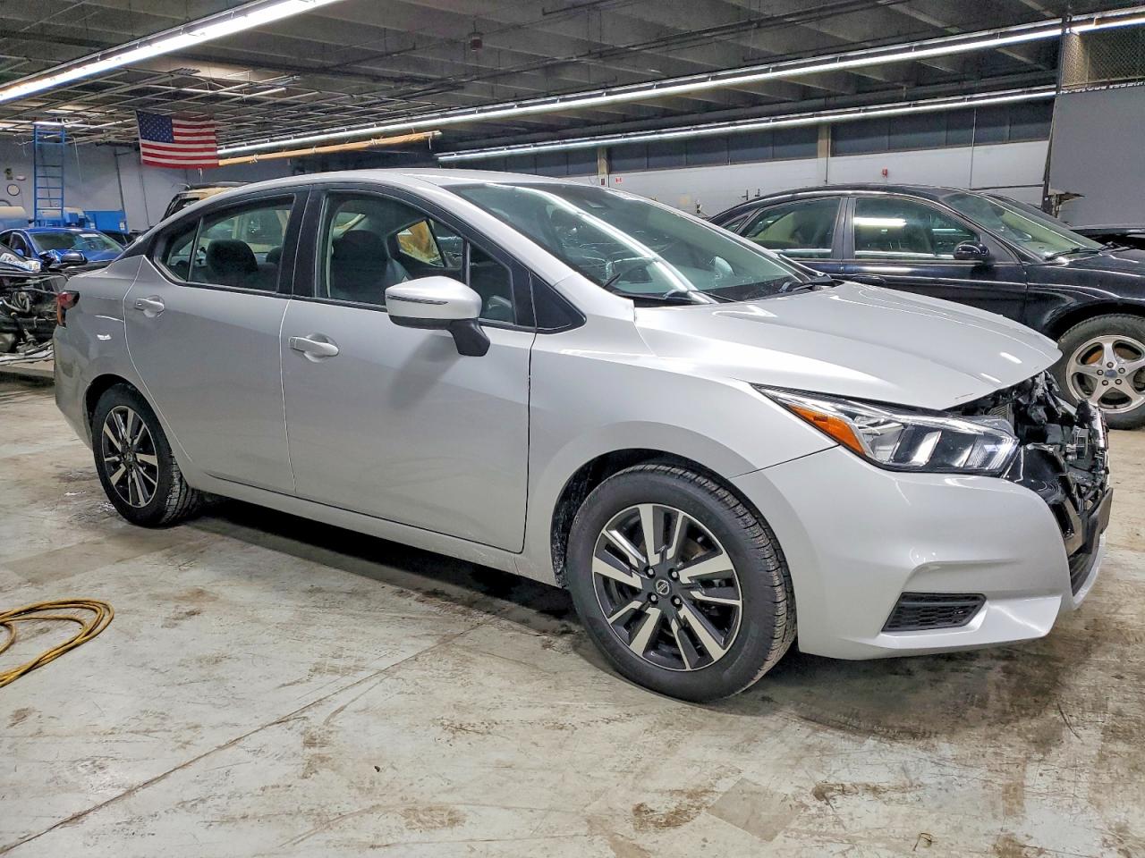 2021 NISSAN VERSA SV photo 4