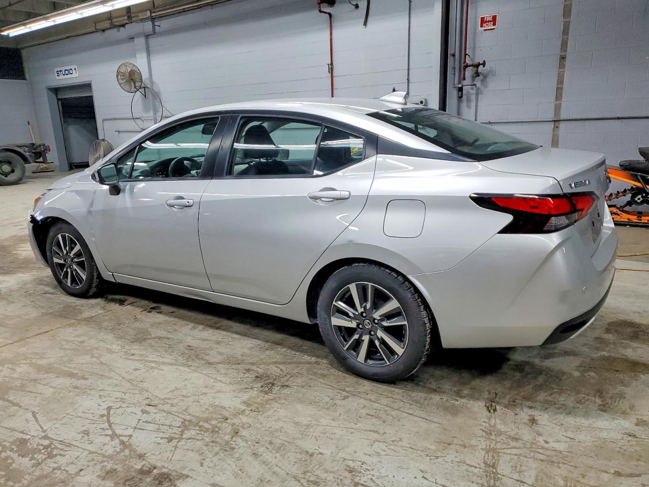 2021 NISSAN VERSA SV photo 2