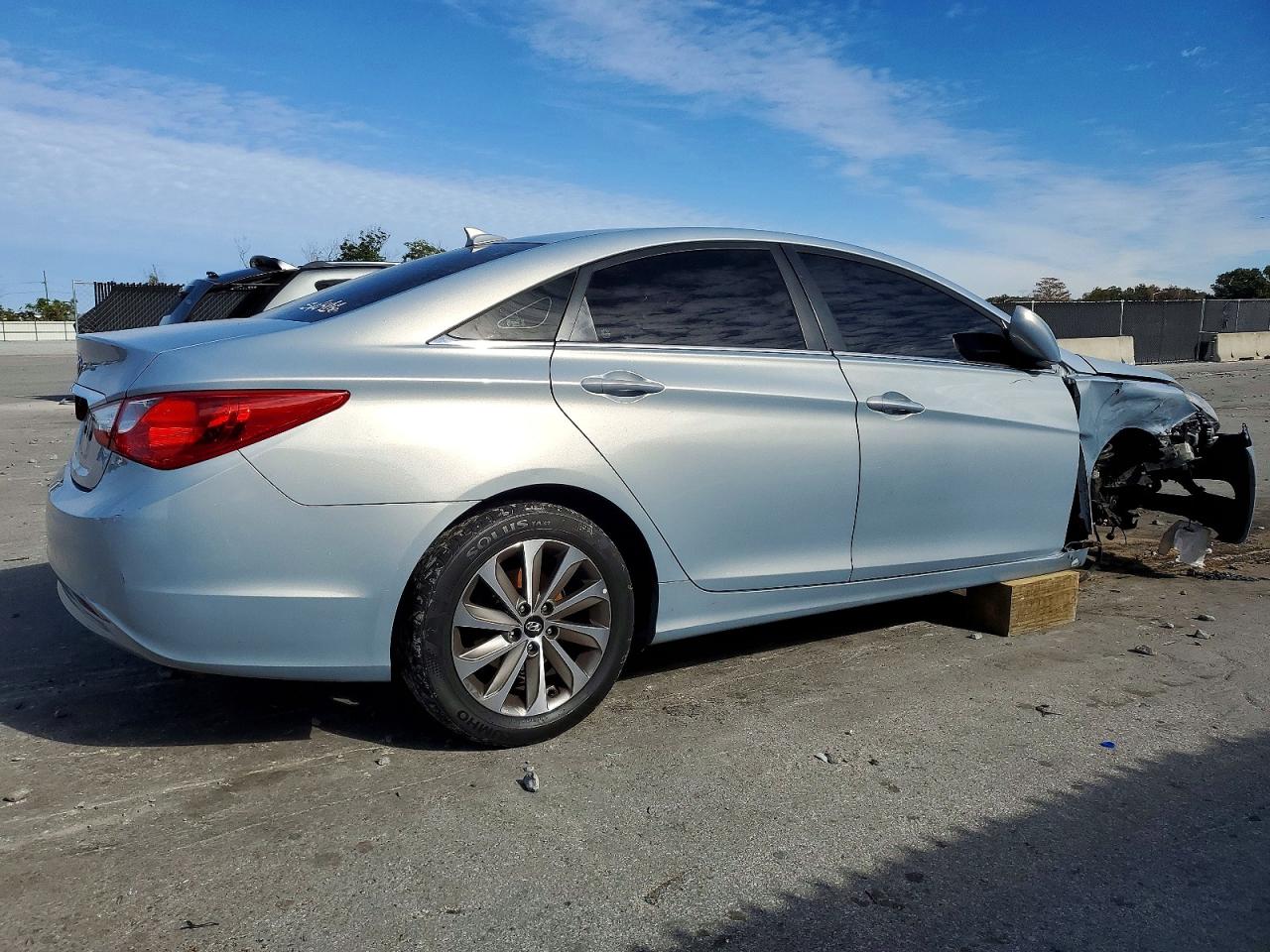 2012 HYUNDAI SONATA GLS photo 3
