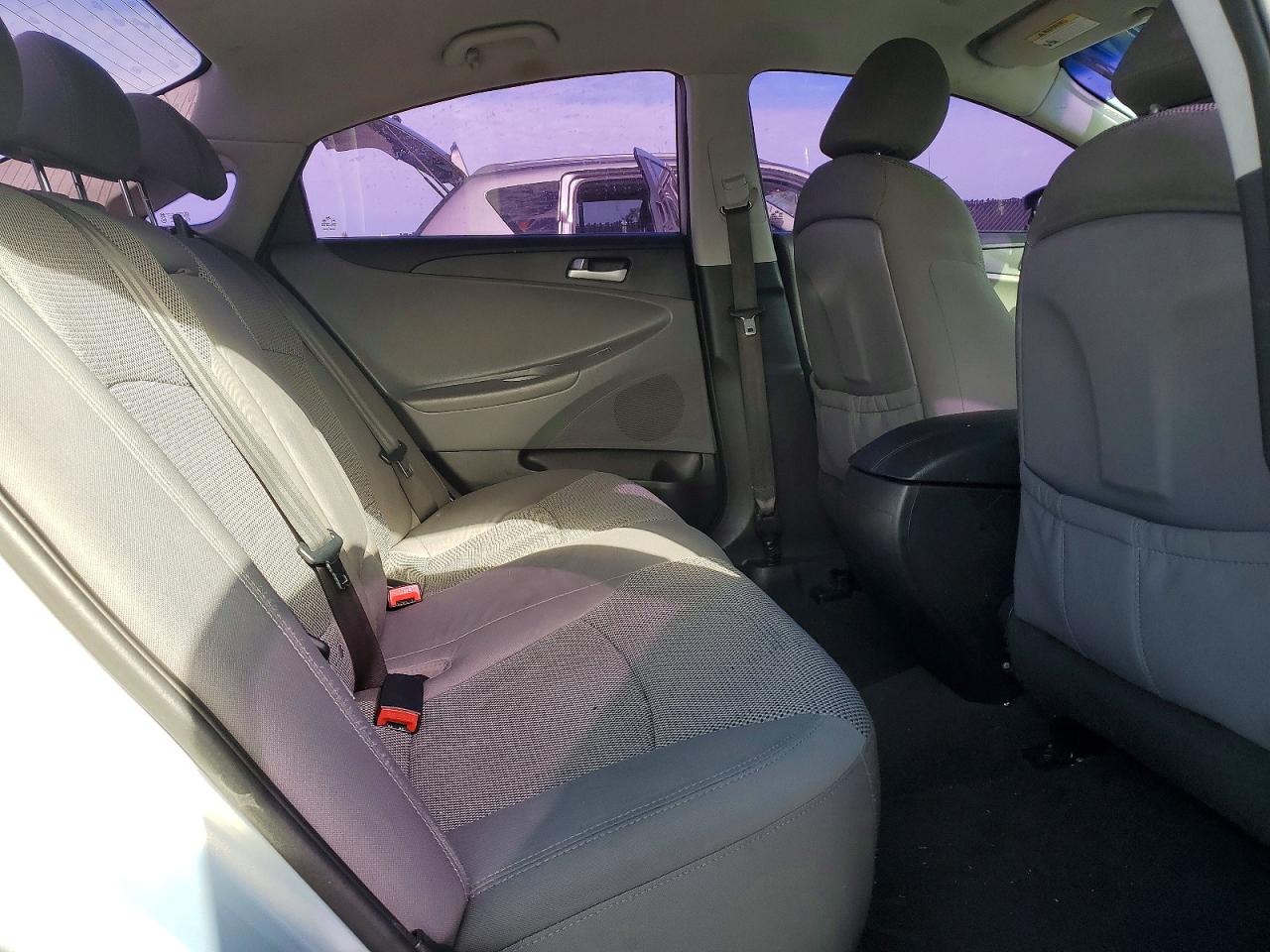 2012 HYUNDAI SONATA GLS photo 10