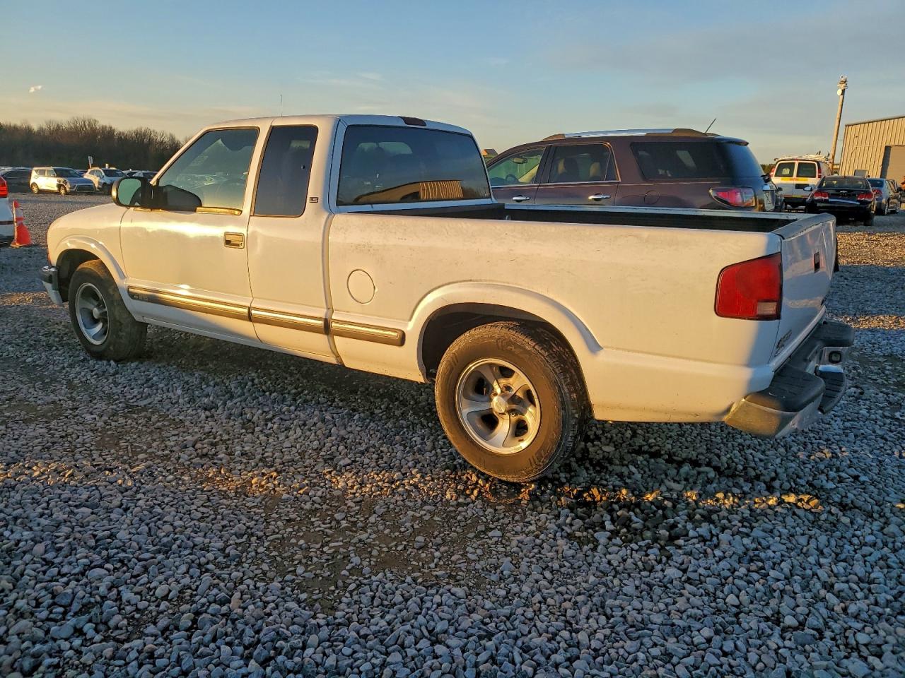 2003 CHEVROLET S TRUCK S10 photo 3