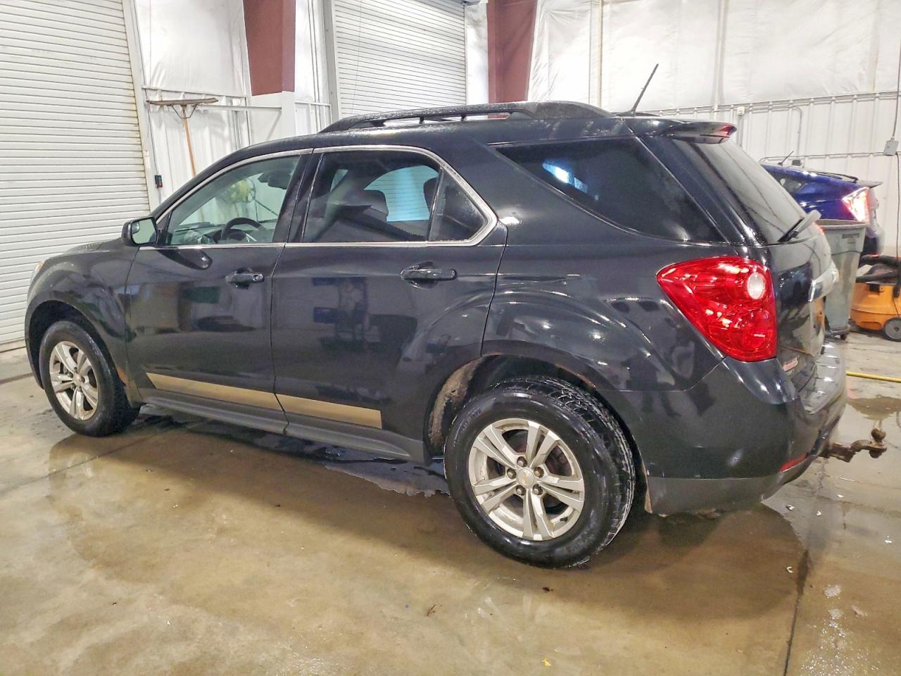 2013 CHEVROLET EQUINOX LT photo 2